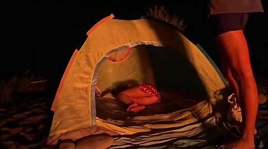 Moglie scopata in tenda da bull