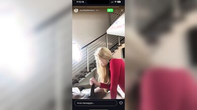 Biondina italiana sega cazzo nero nelle storie IG