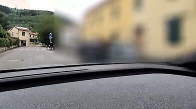 Moglie si scopa l'autostoppista