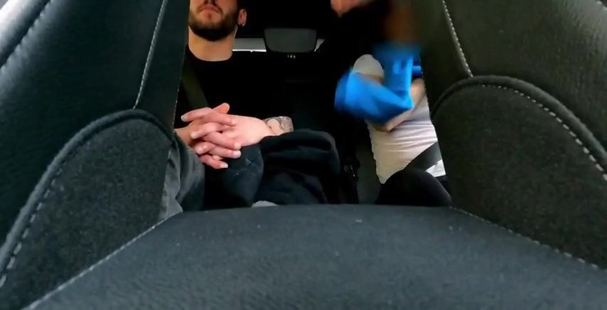 Moglie si scopa l'autostoppista