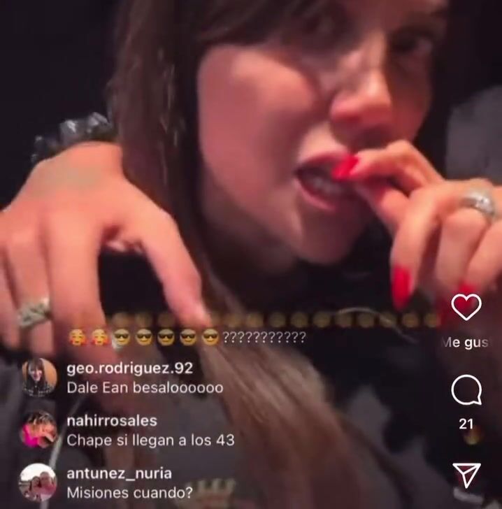 Wanda Nara col fidanzato in live IG