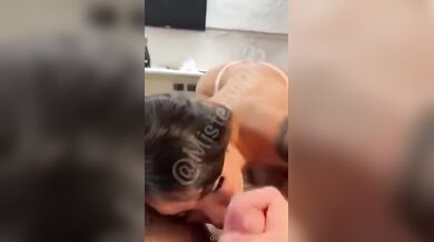 Pompino tettona italiana social sborrata in faccia