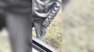 Italiana sega voyeur nel bosco