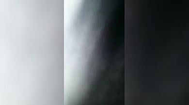 Bocchino e sesso in macchina con fidanzata bionda