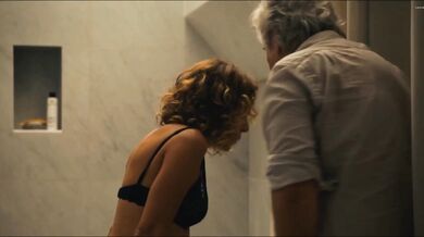 Valeria Golino - Les estivants (2018) scena hot