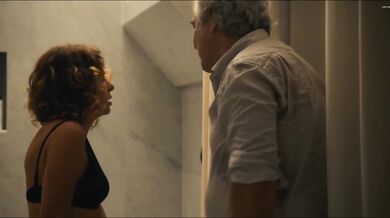 Valeria Golino - Les estivants (2018) scena hot