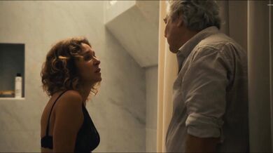 Valeria Golino - Les estivants (2018) scena hot
