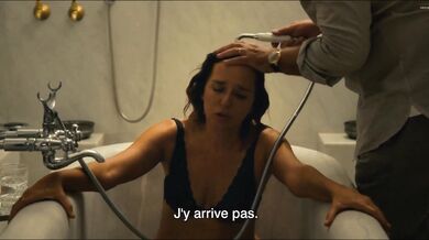 Valeria Golino - Les estivants (2018) scena hot