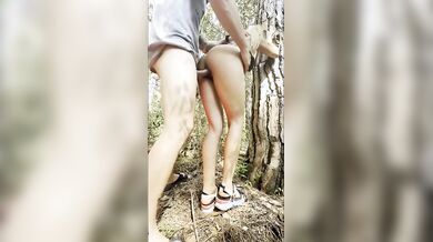 Vado a scopare con mia moglie nel bosco