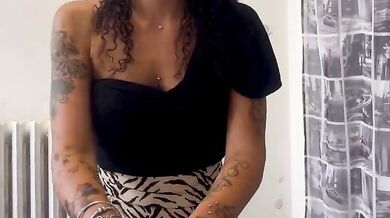 Pompino e sega sul tavolo moglie italiana