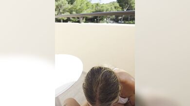 Bocchino amatoriale moglie sul balcone