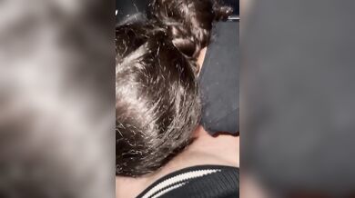 Mi fa una pompa in auto