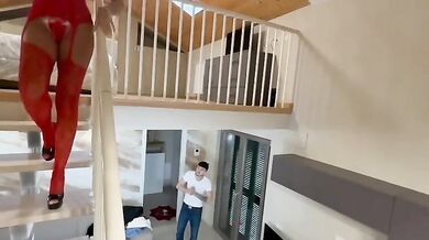 Milf sposata scopa con ragazzo giovane con grosso cazzo