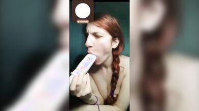 La rossa si masturba in live