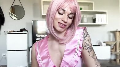 Scopata con cosplayer italiana che ingoia lo sperma