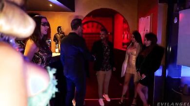 Mar1ka Milani B3nny Gr3en J3ssy J3y e orgia con Rocco SIffredi