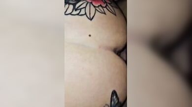 Un'appassionante scopata con fica italiana tatuata