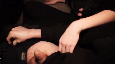 Moglie scopata in auto da maturo