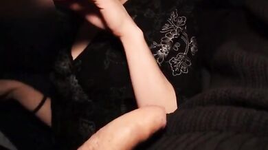 Moglie scopata in auto da maturo