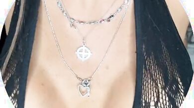 Manteniamolo duro con queste tettone