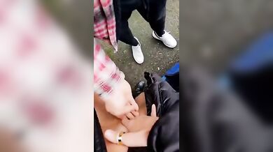 Sali in macchina che ti faccio un pompino