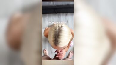 Succhia il cazzo e scopa col porta pizze