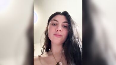 Pompino e footjob coppia italiana in live