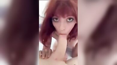 Pompino bellissima fidanzata coi capelli rossi