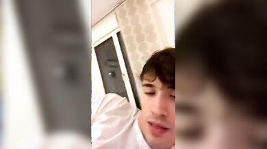 Bionda tettona scopata in live dall'amico