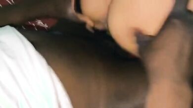 Moglie napoletana filmata dal cornuto mentre scopa con ragazzo nero dotato