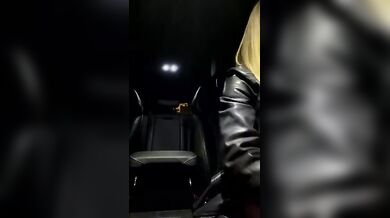 Emanuela Botto in live dalla macchina per i suoi fans