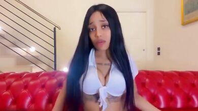 Cosi eccitata che mi masturbo con la pizza