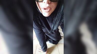 Vorrei tanto saltare sopra un cazzo cosi