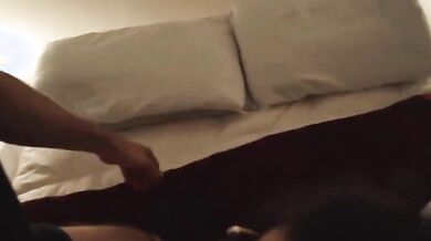 La cuginetta pompinara ingoia tutto