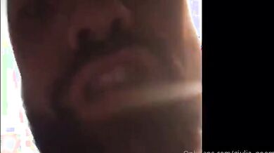 Mo te faccio vedere io ti scopo come una troia