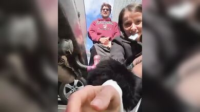 Quasi beccati a scopare per strada