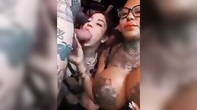 Due troie allucinanti divorano insieme il cazzo