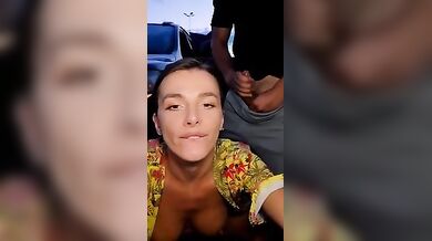 Pompino in un parcheggio fidanzata esibizionista fica