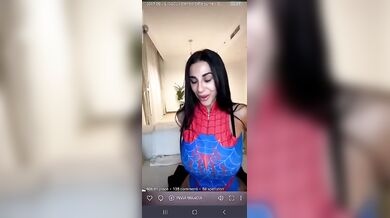 Ve ne faccio fare almeno 4 di seghe ragazzi