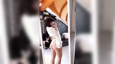 Selfie italiana social in lingerie