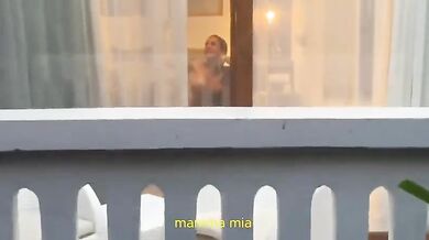 Mar1ka in vacanza si fa scopare da un ragazzo guardone