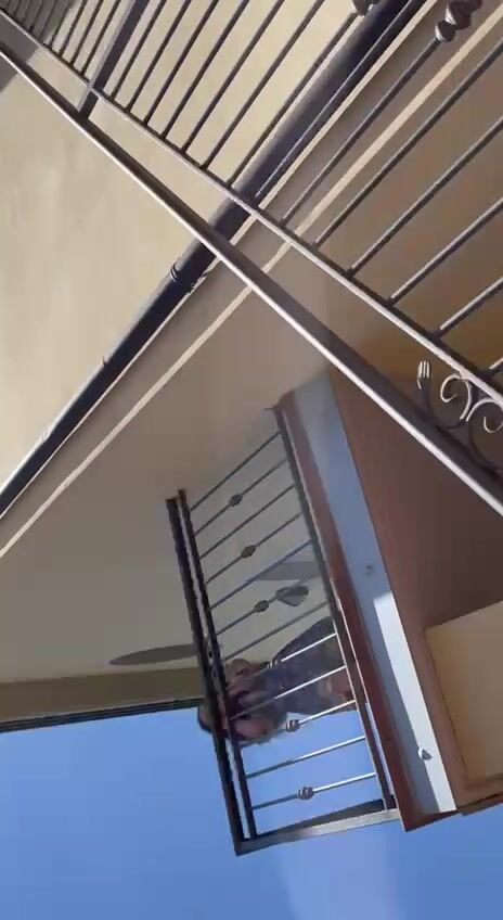 Vicina di casa upskirt