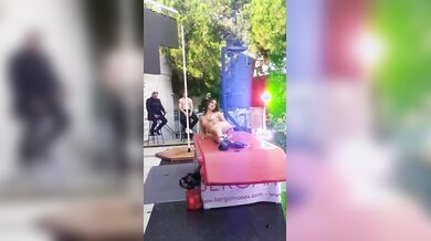 Show al Bergamosex italiana fica nuda