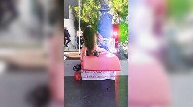 Show al Bergamosex italiana fica nuda