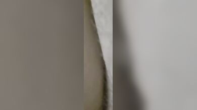 Scopata con ditalino e squirtata sul cazzo