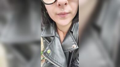 Son tutta fradicia mi son bagnata tutto il vestito merda