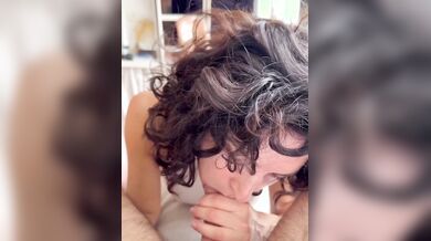 Pompino Milf italiana Pov con ingoio