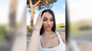 Ditalino italiana al parco pubblico
