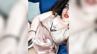 Amo' succhiamolo insieme il cazzo a mio marito dai