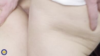 Sofia Siena  - Mamma matura seduce e scopa toyboy
